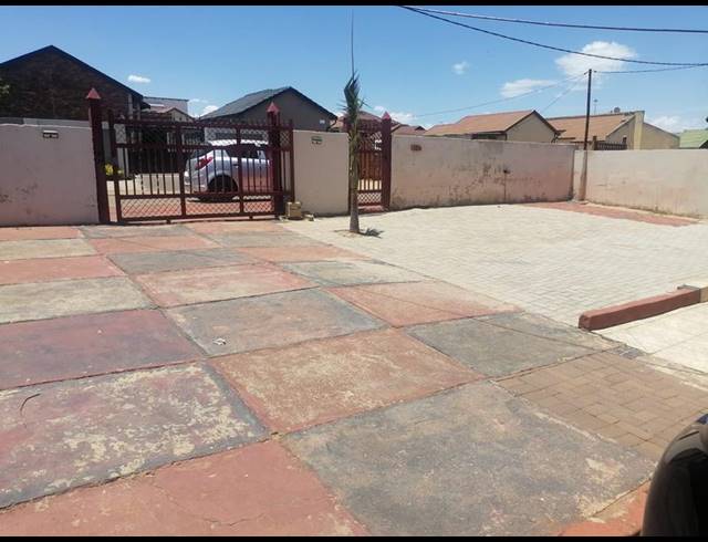 2 BEDROOM HOUSE FOR SALE IN LOTUS GARDENS